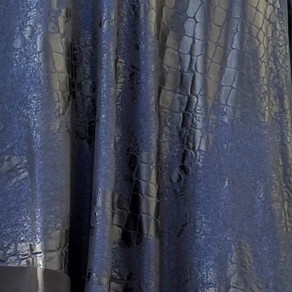 Women's Lior Paris Small V-neck Cold-Shoulder Blue/Black Snakeskin Flowy Tunic - Picture 11 of 16